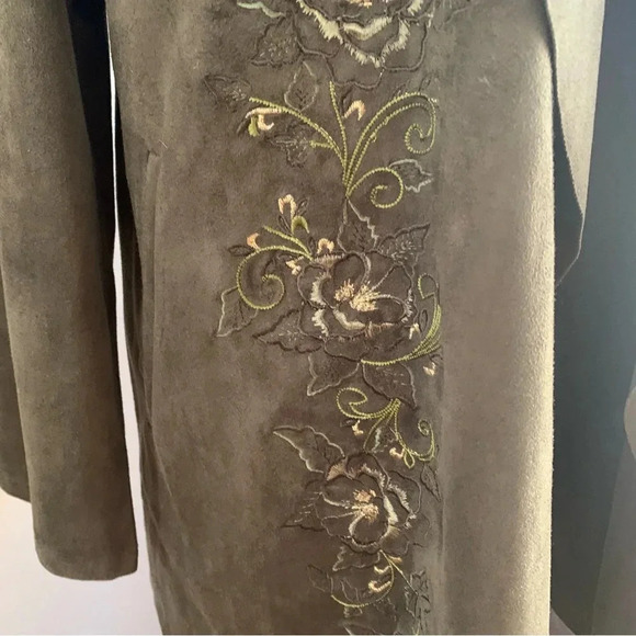 Chico’s Faux Suede Embroidered Open Drape Front Jacket, Olive Green, Small 8-10 - Picture 3 of 5
